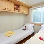 Eurocamp Mobilhomes At Brioni Sunny 캠프장 풀라