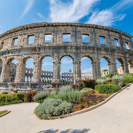 Eurocamp Mobilhomes At Brioni Sunny *