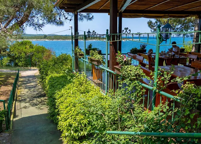 Campsite Eurocamp Mobilhomes At Brioni Sunny Pula