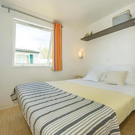 Eurocamp Mobilhomes At Brioni Sunny אתר קמפינג פולה